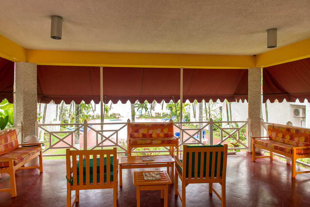 Tropical Court Inn New Кингстон Экстерьер фото
